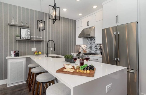 Katie Hill Neighborhood House | 3 Side-by-Side Homes | 12BR | 3 Rooftop Hot Tubs