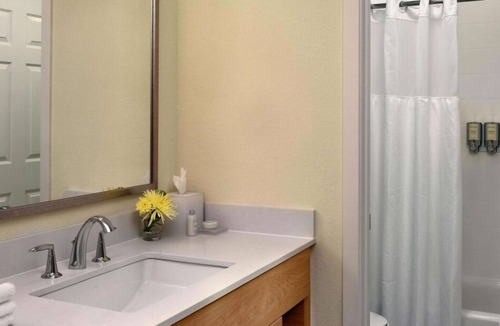 The Galleria House | 3 Sleek Units! w/ Kitchen, FREE Parking, Outdoor Pool, Close to NRG Stadium!