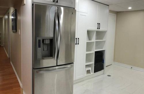 Richmond Hill Apartment | 3 Spacious Bedroom Basement Apartment in Richmond Hill