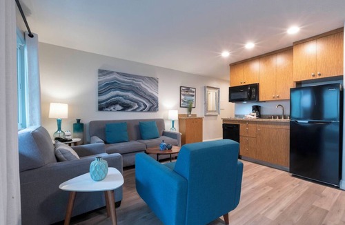 San Clemente Hotel | 3 Spacious Units in San Clemente | Near Beach & Downtown | Onsite Pool