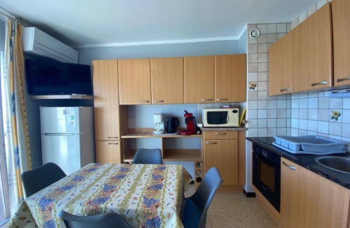 Balaruc-les-Bains Apartment | 3-star A/C apt near Thermes and pond, pets allowed