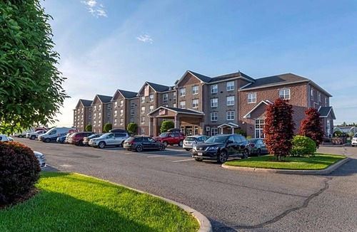 Fredericton Hotel | 3-Star Hotel ∙ Best Western Plus Fredericton Hotel & Suites