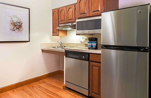 Crabtree Hotel | 3-Star Hotel ∙ Homewood Suites by Hilton Raleigh/Crabtree Valley