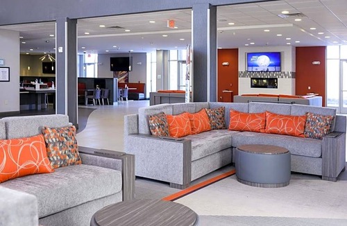 Abilene Hotel | 3-Star Hotel ∙ Holiday Inn Abilene - North College Area, an IHG Hotel