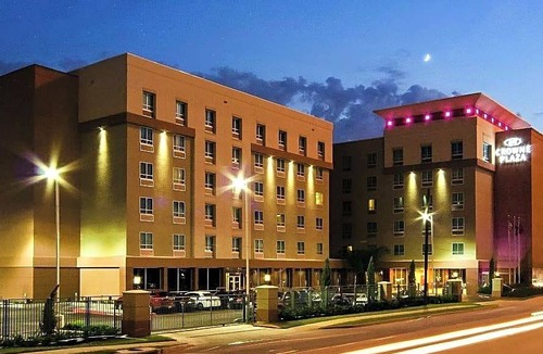 The Villages Hotel | 3-Star Hotel ∙ Crowne Plaza Houston Galleria Area, an IHG Hotel