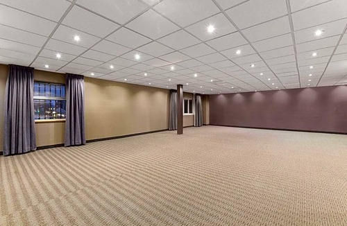 Downtown Ottawa Hotel | 3-Star Hotel ∙ Days Inn by Wyndham Ottawa
