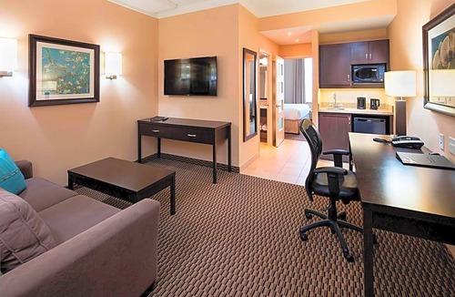 Guelph Hotel | 3-Star Hotel ∙ Delta Hotels by Marriott Guelph Conference Centre
