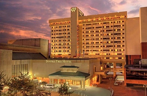 Downtown Little Rock Hotel | 3-Star Hotel ∙ DoubleTree by Hilton Little Rock