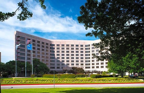 South Tulsa Hotel | 3-Star Hotel ∙ DoubleTree by Hilton Tulsa at Warren Place