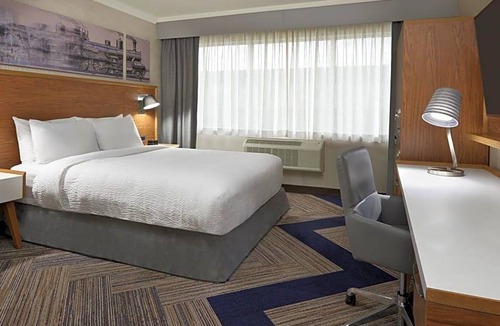 Windsor Hotel | 3-Star Hotel ∙ Four Points by Sheraton Windsor Downtown