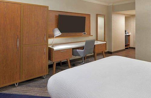 Windsor Hotel | 3-Star Hotel ∙ Four Points by Sheraton Windsor Downtown