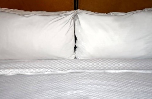 Thorold Hotel | 3-Star Hotel ∙ Four Points by Sheraton St. Catharines Niagara Suites