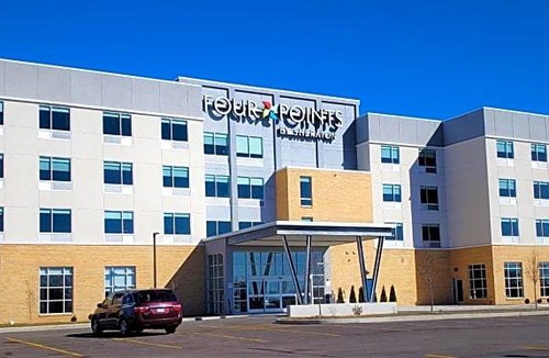 Simonton Lake Hotel | 3-Star Hotel ∙ Four Points by Sheraton Elkhart