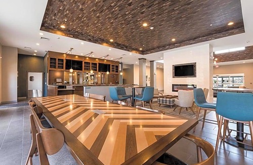 Simonton Lake Hotel | 3-Star Hotel ∙ Four Points by Sheraton Elkhart