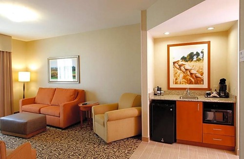 Cedar Falls Hotel | 3-Star Hotel ∙ Hilton Garden Inn Cedar Falls Conference Center