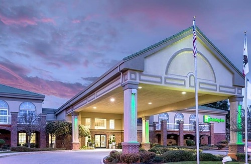 Auburn Hotel | 3-Star Hotel ∙ Holiday Inn Auburn, an IHG Hotel