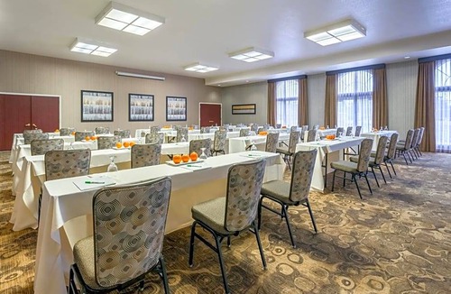 Auburn Hotel | 3-Star Hotel ∙ Holiday Inn Auburn, an IHG Hotel