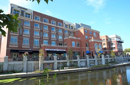 Naperville Hotel | 3-Star Hotel ∙ Hotel Indigo Naperville Riverwalk, an IHG Hotel