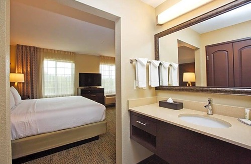 Sweetbriar Hotel | 3-Star Hotel ∙ Staybridge Suites Austin South Interstate Hwy 35, an IHG Hotel
