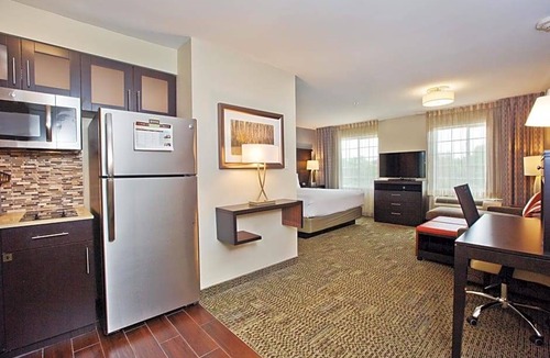 Sweetbriar Hotel | 3-Star Hotel ∙ Staybridge Suites Austin South Interstate Hwy 35, an IHG Hotel