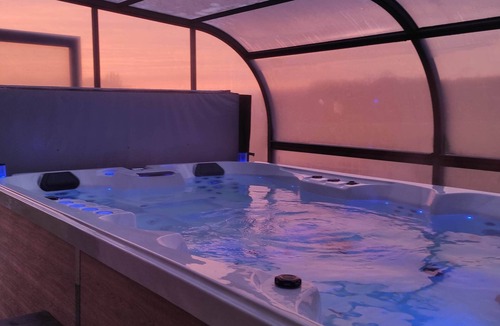 Villemarechal House | 3-star house with private jacuzzi available 24/24