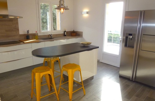 Volx House | 3+ star luxury villa in Luberon Provence - heated pool and panoramic views