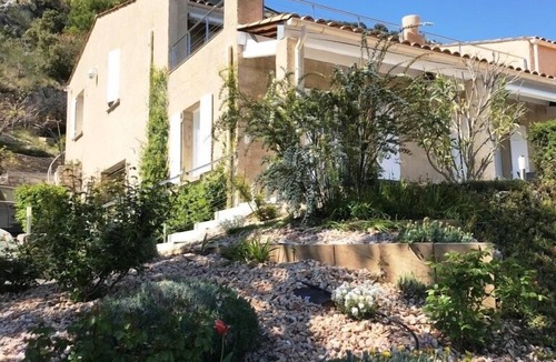 Volx House | 3+ star luxury villa in Luberon Provence - heated pool and panoramic views