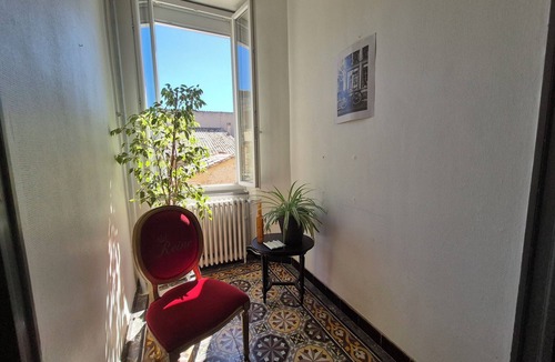 Castelnaudary House | 3-star manor house:L'Oustal des Halles with cinema in the center of town
