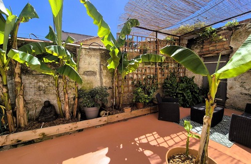 Castelnaudary House | 3-star manor house:L'Oustal des Halles with cinema in the center of town