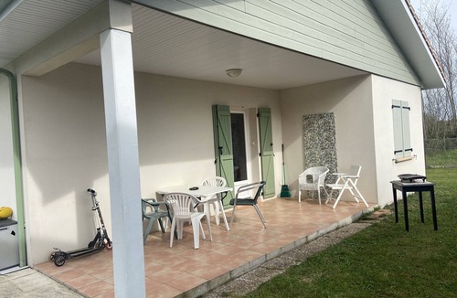 Gastes House | 3-star meublé de tourisme on 1000m2 of wooded grounds