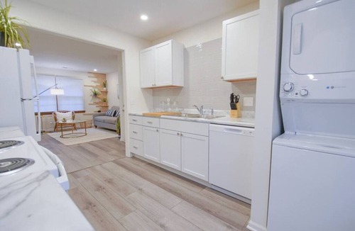 Oread Apartment | [3] StayAwhile: The Cozy Retreat