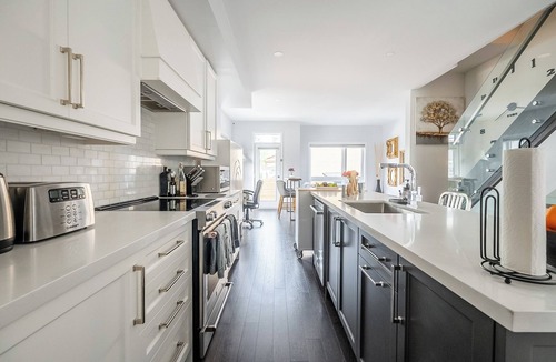 Fairbank House | 3-Storey Designer House with 3 Bedrooms, 3 Bathrooms and 2 Patios w/2 parkings
