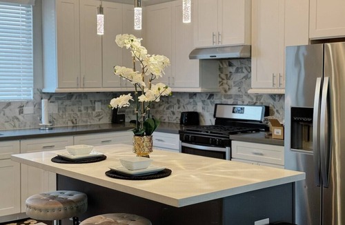Greater East End House | 3-Story Downtown Houston Safe Haven