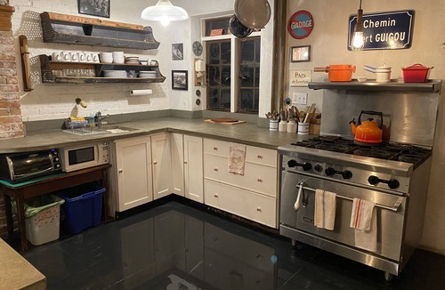 Portland House | 3 Story Historic Landmark - Walk to All! West End, Dog-Friendly, 2 King Beds