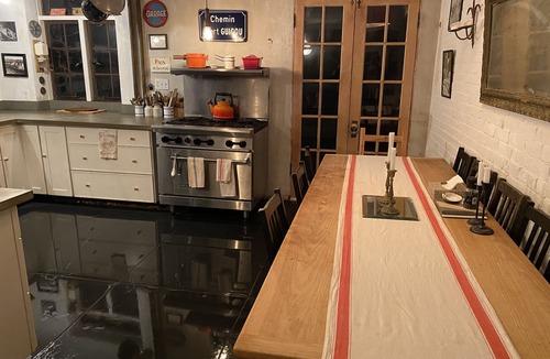 Portland House | 3 Story Historic Landmark - Walk to All! West End, Dog-Friendly, 2 King Beds