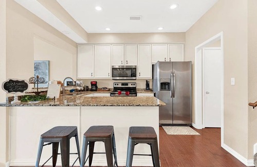 Pottsboro House | 3-Story Lakefront 4-bedroom Townhome on 5-acre Private Lake