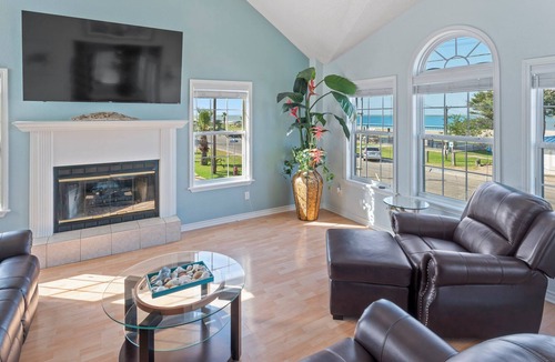 Port O Connor House | 3-story private home with beach front view and access.
