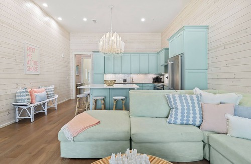 Cinnamon Shore House | 3-Story Townhome w/Chic Coastal Interiors & Great Amenities@Cinnamon Shore