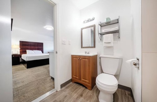 Hollywood District Hotel | 3 Studios Near Governor Tom McCall Waterfront w/Free Parking