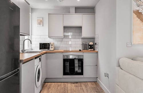 Lansbury Apartment | 3 Sturry Street Apts