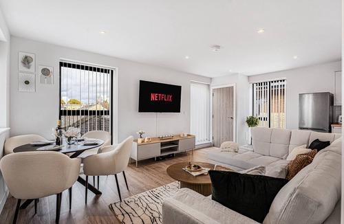 Lansbury Apartment | 3 Sturry Street Apts