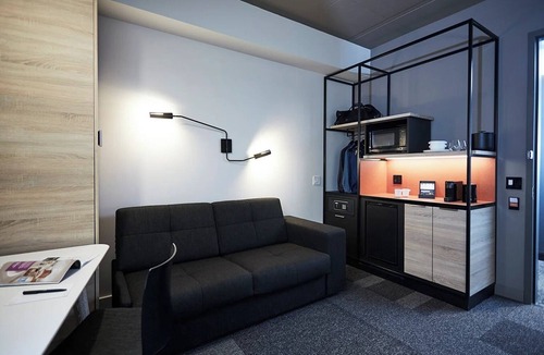 Brossard Hotel | 3 Stylish Spacious Rooms for Leisure or Work w/Nearby Dining & Entertainment