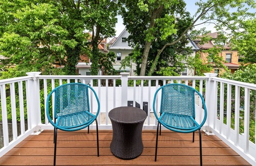 Mount Washington House | 3-Suite Home with Private Fenced Yard