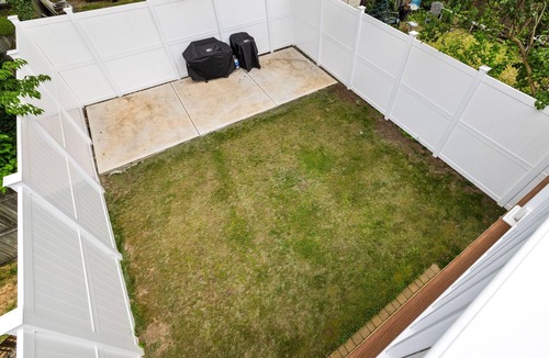 Mount Washington House | 3-Suite Home with Private Fenced Yard