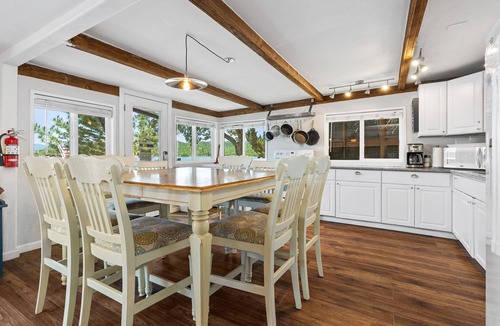 Bradley Cabin | 3. Sunrise Cove (on private peninsula with dock)