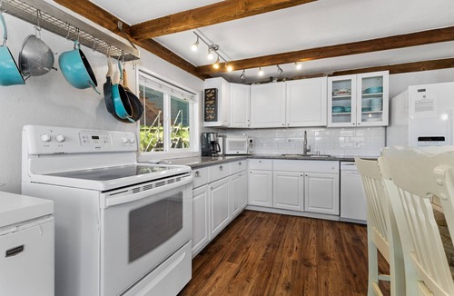 Bradley Cabin | 3. Sunrise Cove (on private peninsula with dock)