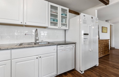 Bradley Cabin | 3. Sunrise Cove (on private peninsula with dock)