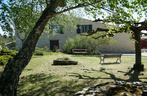 Puisseguin Cottage | 3 The Courtyard 4 Star Vineyard Gite