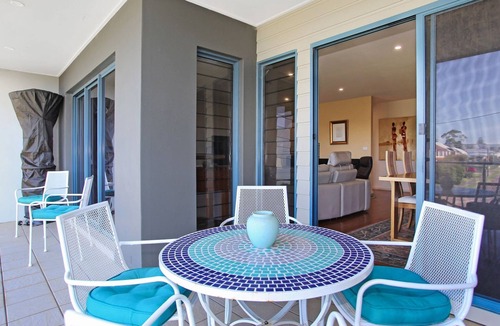 Tea Gardens House | 3 The Pier on The Myall River