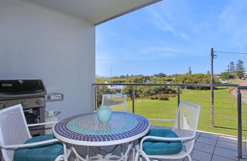 Tea Gardens House | 3 The Pier on The Myall River